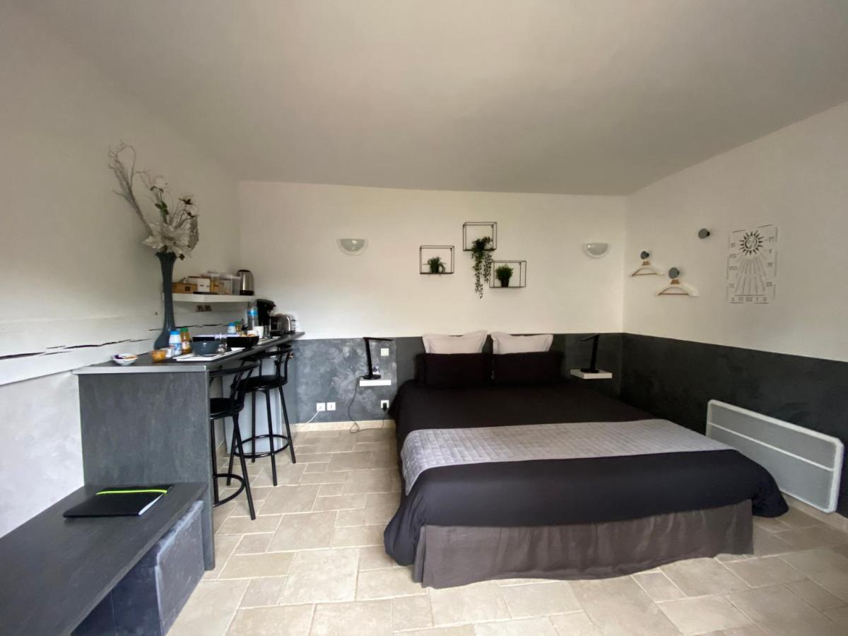 Le Beauvaisis Bed & Breakfast Esches Exterior photo